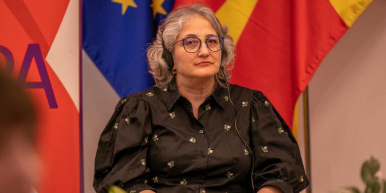 Амбасадорката на Холандија: Македонија не може да го одложи признавањето на Бугарите во уставот.